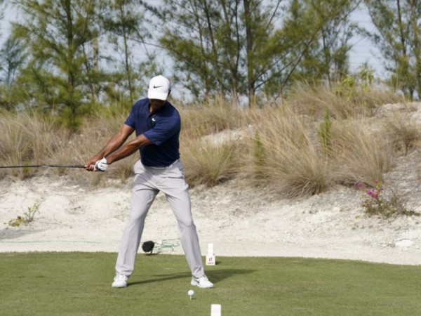 How to Properly Hinge the Wrists in the Golf Swing