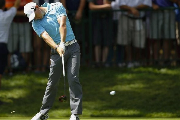 How Does Rory Start The Downswing?